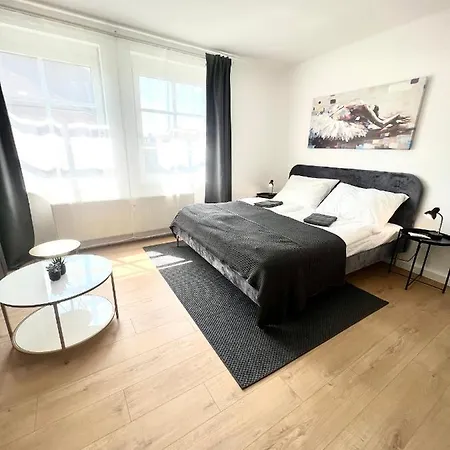 Isabellas: Near To Trainstation